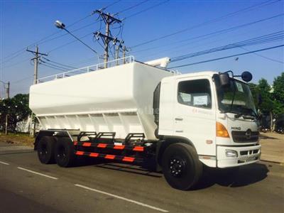 Ô tô chở cám gạo HINO FL8JTSA 24000kg thùng 29m3